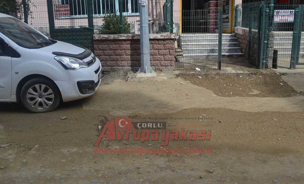 Tozdan Arabaların Rengi Değişti