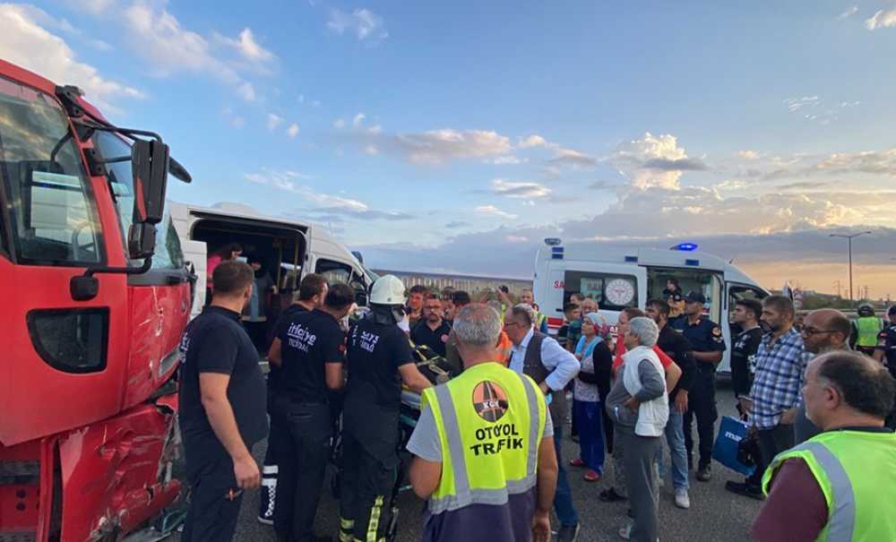 Velimeşe Otobanda Kaza: 6 Yolcu Yaralı