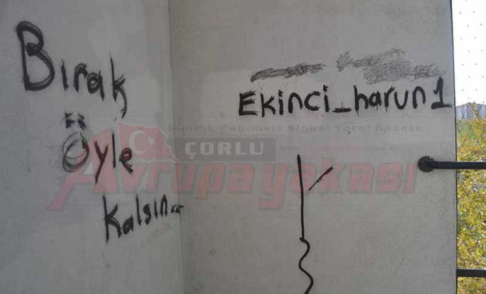 Asansörlü Üst Geçitte Asansörler Çalışmıyor