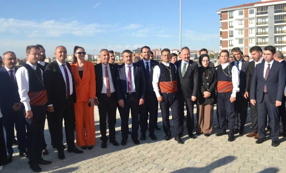 Kervancı Ortaokulu'nu Bakan Tekin Açtı