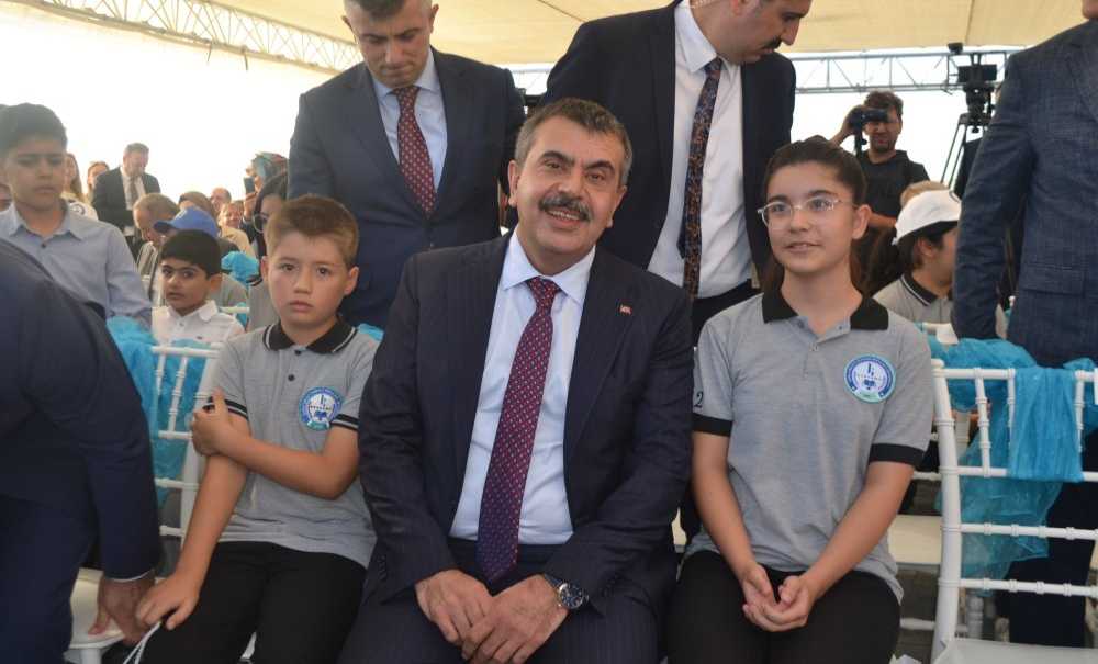 Kervancı Ortaokulu'nu Bakan Tekin Açtı