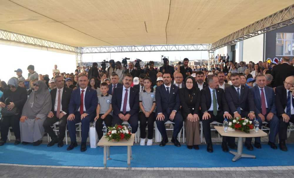 Kervancı Ortaokulu'nu Bakan Tekin Açtı