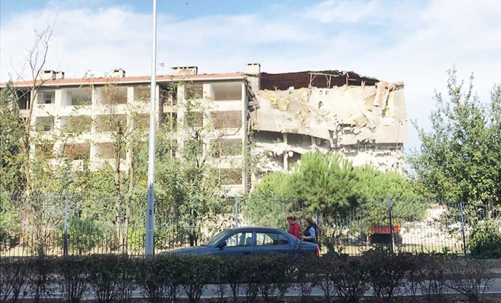 Askeri Lojmanlar Yıkılıyor