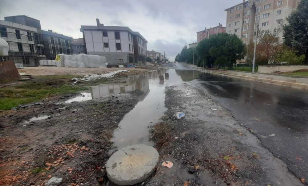 Yol Acil Çözüm Bekliyor!