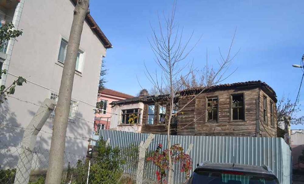 Restore Edilmeyecekse Neden Etrafı Çevrildi?