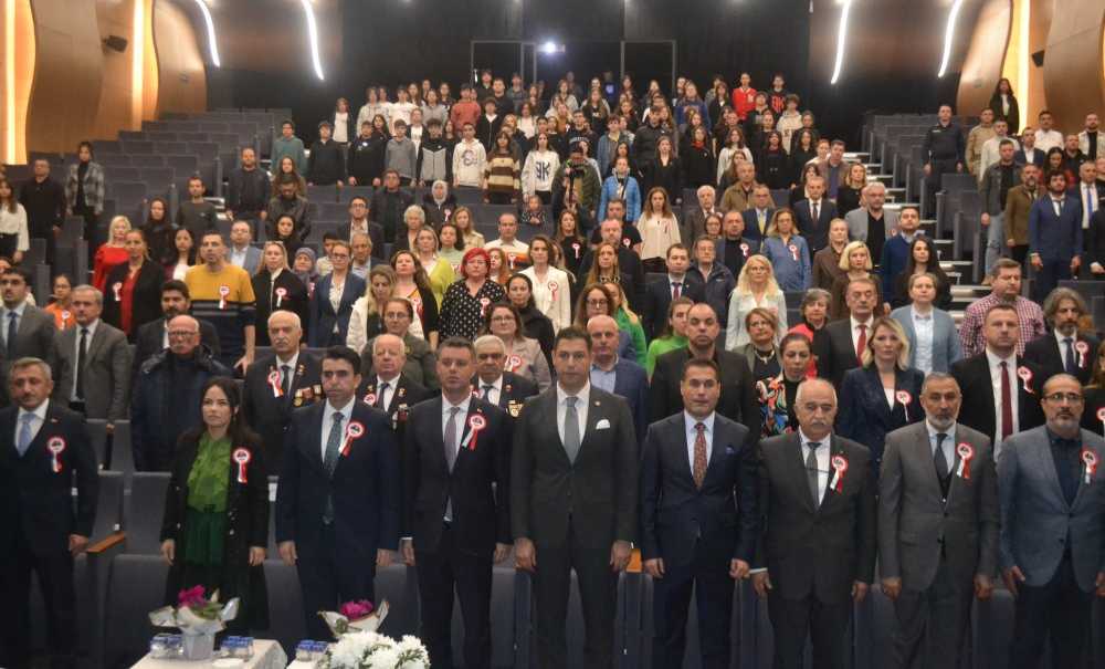 Çorlu'da Öğretmenler Günü Kutlandı