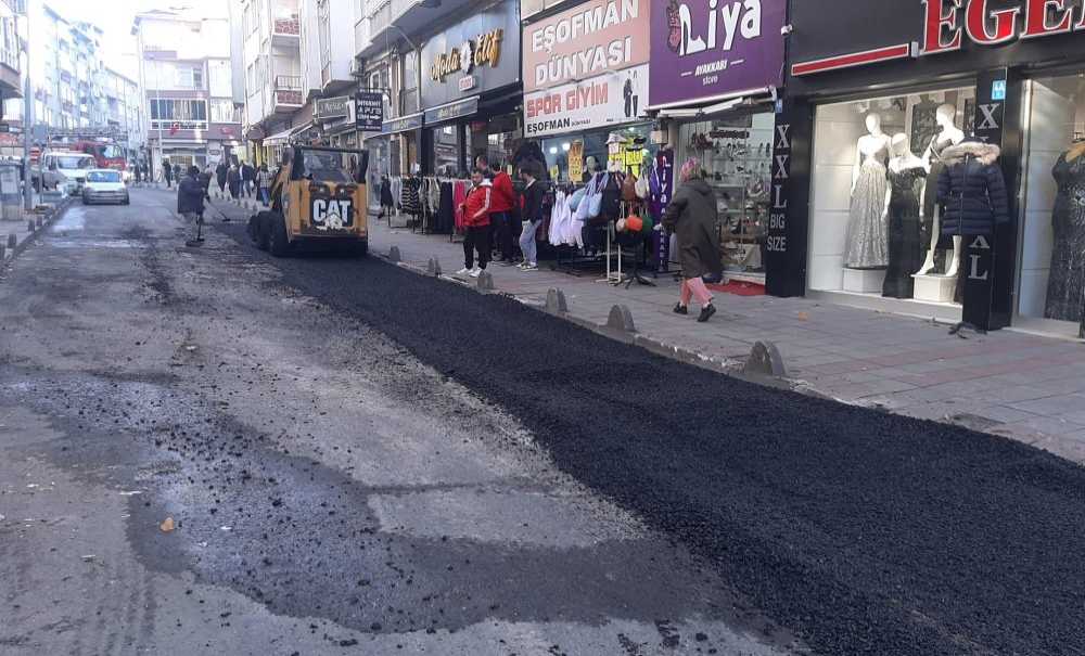 Mandıracı Caddesi'ne Asfalt Atıldı