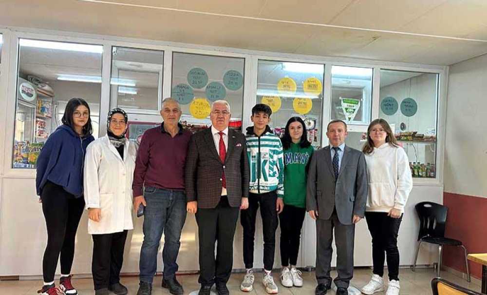 Başkan Yüksel Öğretmenleri Unutmadı