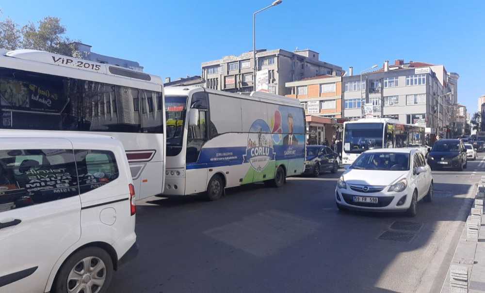 Belediye Durağı Acil Çözüm Bekliyor