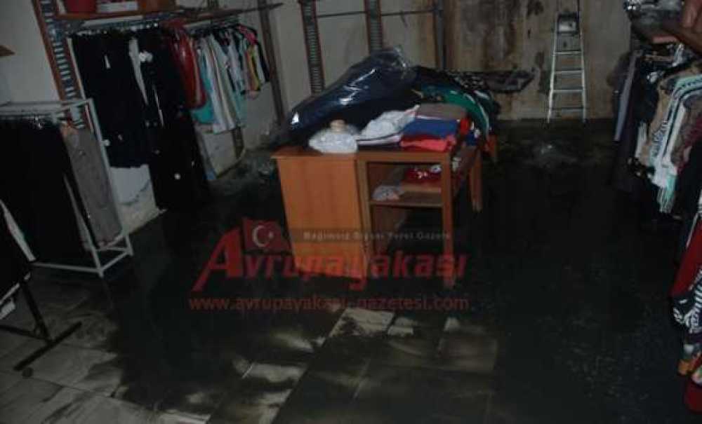 Esnaflar Kanalizasyon Mağduru Oldu