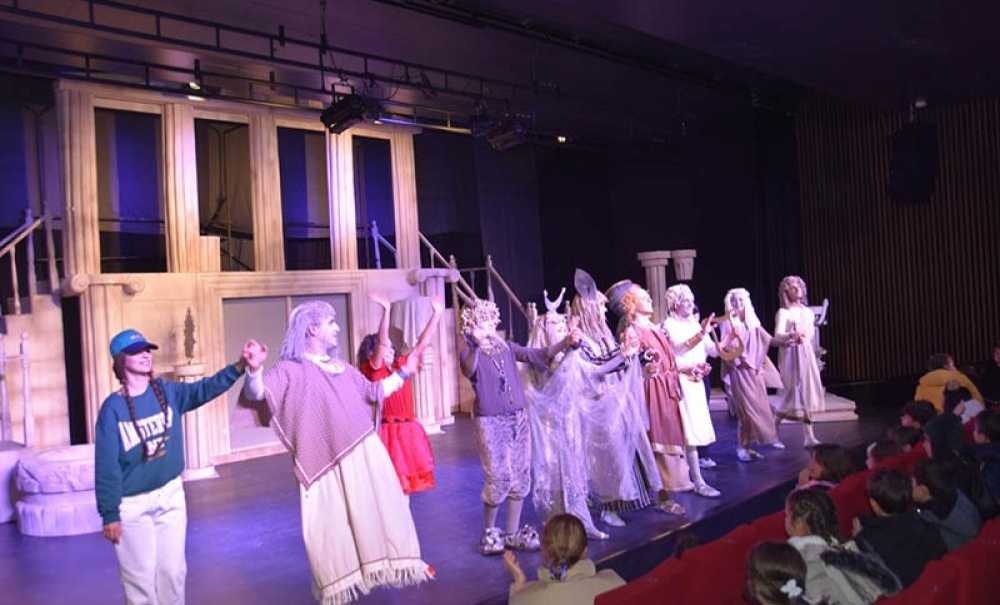 Tbb Şehir Tiyatrosu Çocuk Oyunu Kapalı Gişe Oynadı