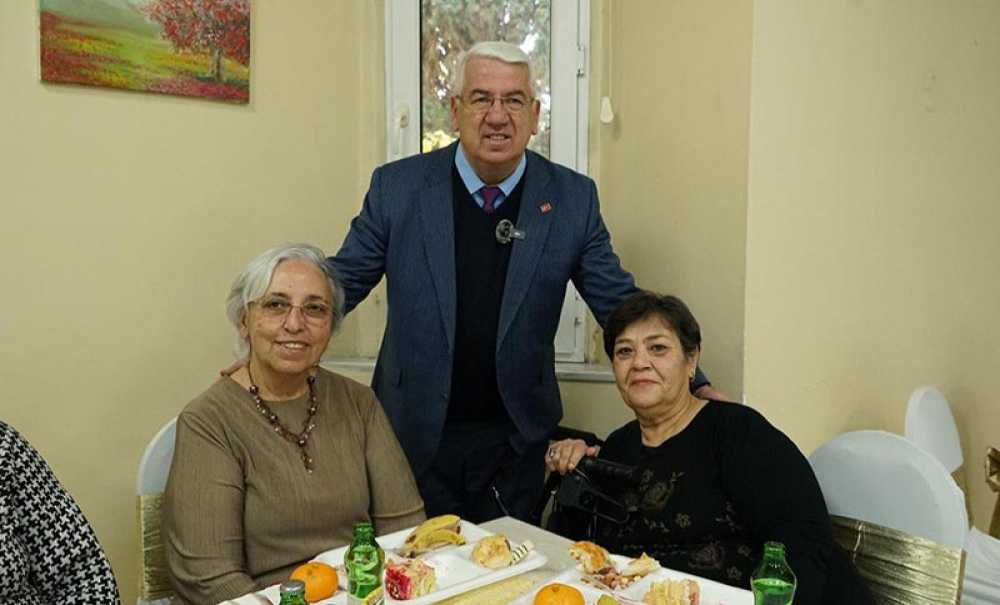 Başkan Yüksel Geleneği Bozmadı Yaşlıları Yalnız Bırakmadı