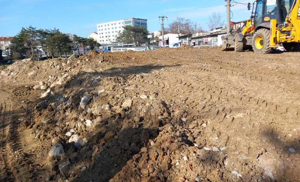 Eski Meslek Lisesinin Bahçesinde Çalışmalar Hızlandı