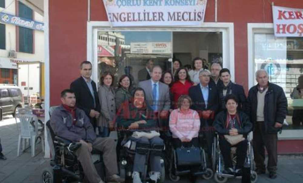 Engelliler Yararına Kermes Açıldı