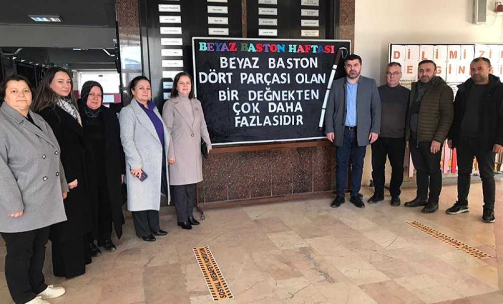 Ak Parti Görme Engelli Haftası Nedeniyle Ziyarette Bulundu