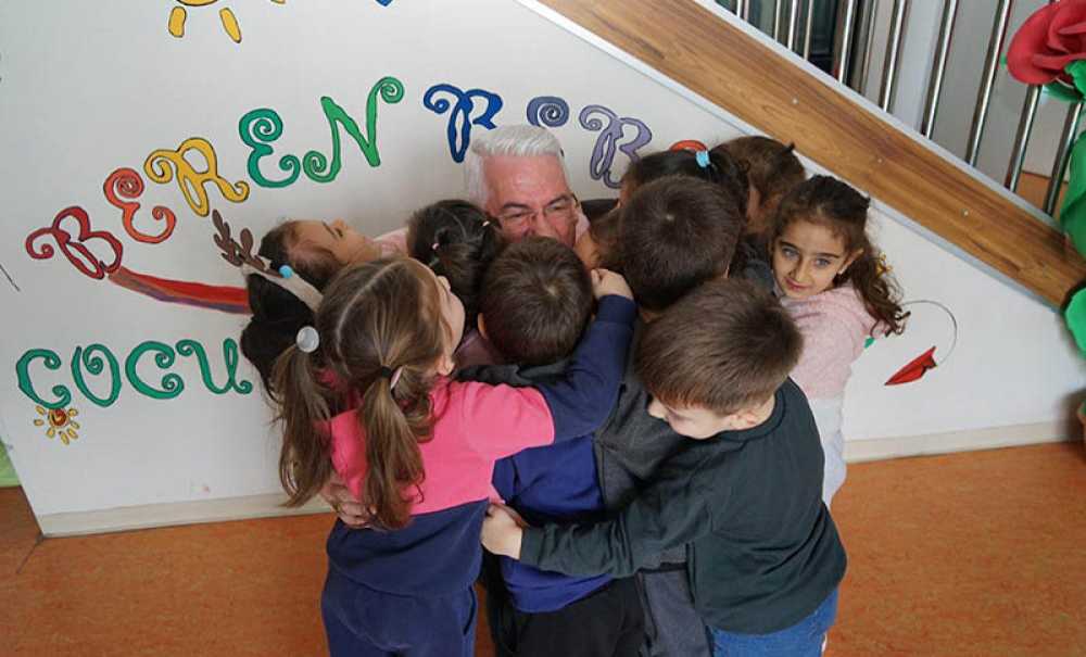 Başkan Yüksel Miniklerin Karne Sevincine Ortak Oldu