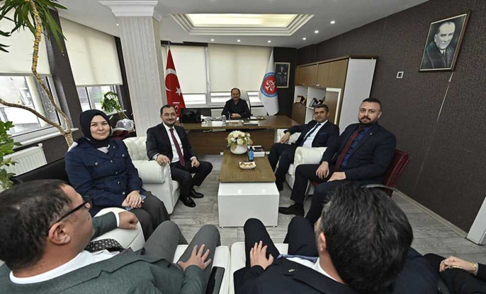 Oda Başkanları Ve Muhtarlarla Bir Araya Geldi