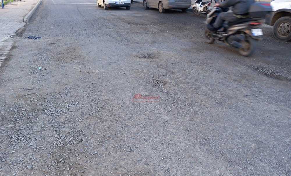 Taşkent Caddesi'ndeki Asfalt 2 Ayda Bozuldu!