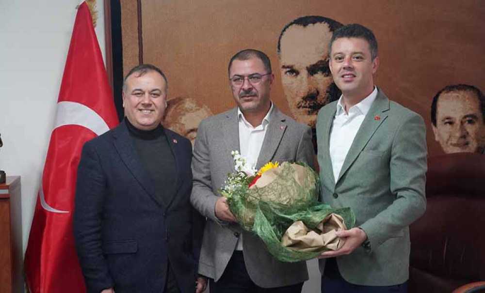 Ayağının Tozuyla İlçe Başkanlıklarını Ziyaret Etti