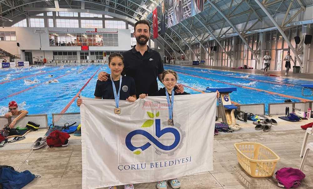 Çbsk Yüzme Takımı Yine Gururlandırdı