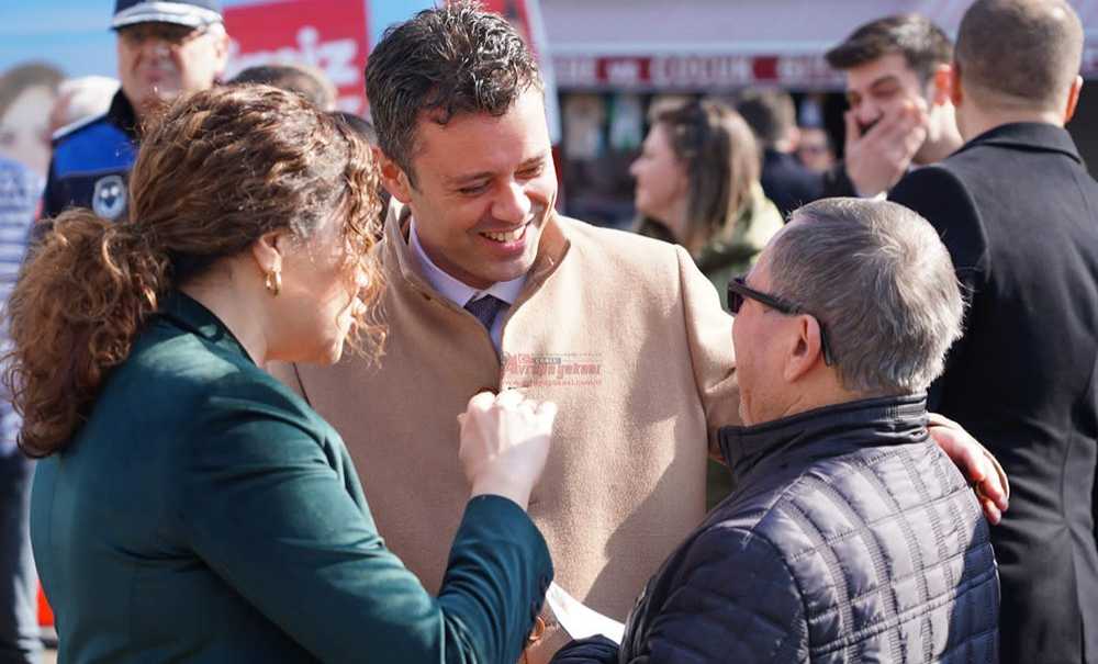 Chp Adayları Pazarı Ziyaret Etti