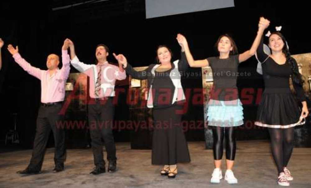 Memduh Şevket Esendal Sahnesi Yeni Sezona Perdelerini Açtı