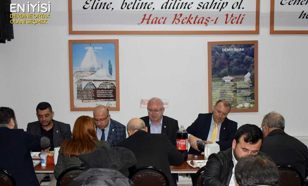 Akın Yılmaz Cem Evi'ndeki Etkinliğe Katıldı