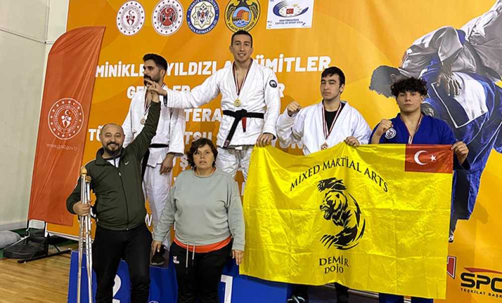 Demir Dojo Turnuvadan 12 Altın Madalyayla Döndü