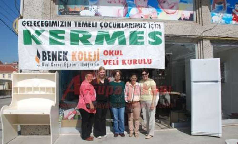 Benek Koleji`nden Yardım Kermesi