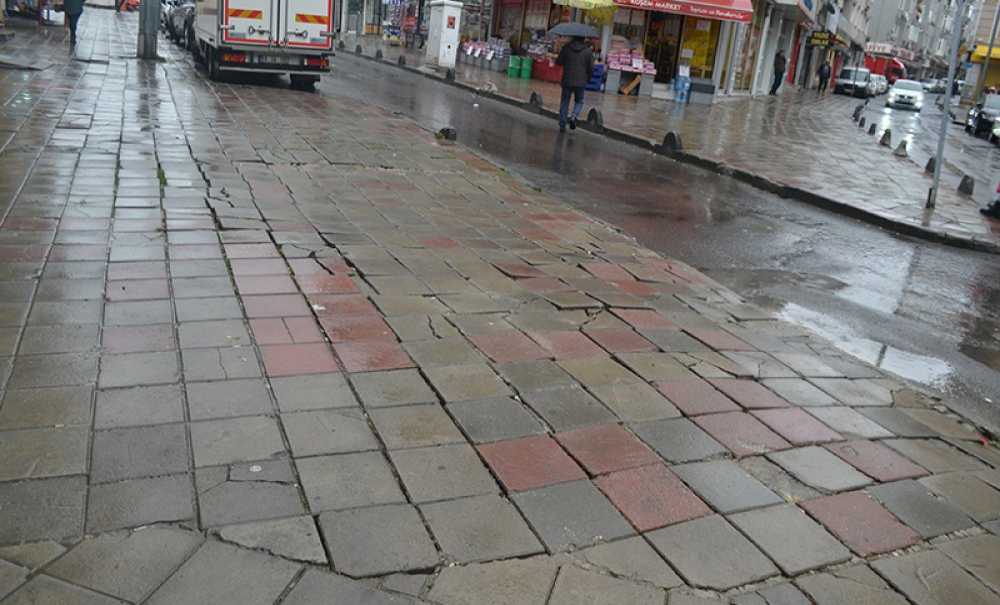 Kırık Taşlar Tepki Çekiyor