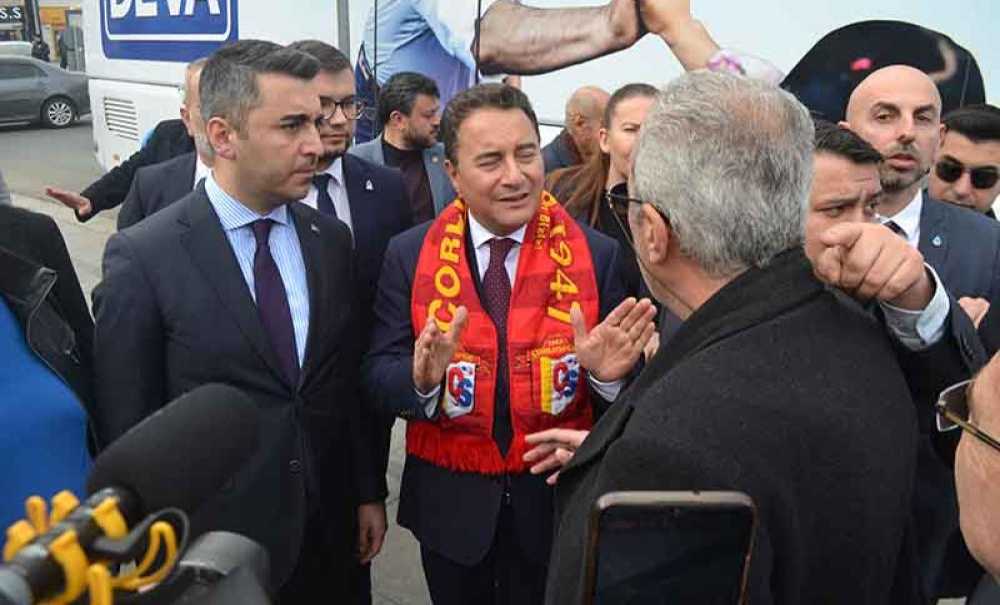 Babacan Hükümete Sarıkart Gösterdi