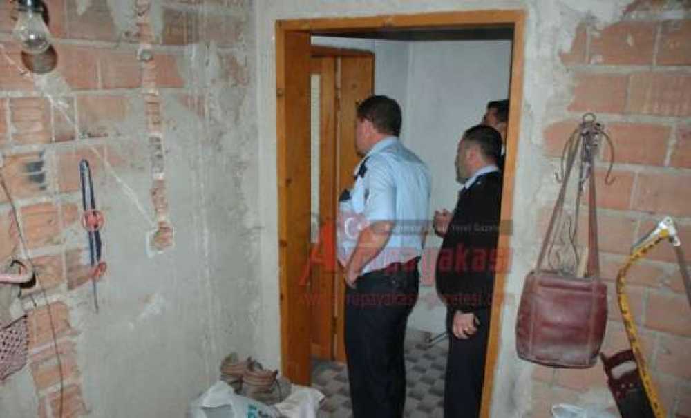 Şizofren Hastası, Ailesini Bıçakladı