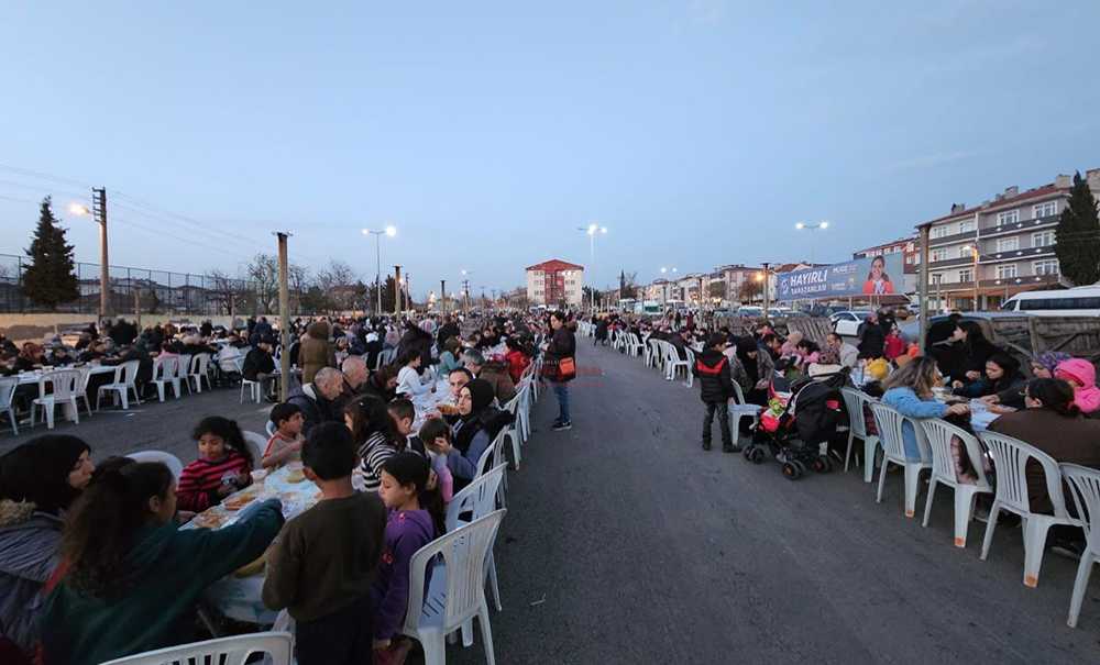 Müge Yıldız Topak'tan, Sağlık Mahallesi'nde Ramazan Buluşması