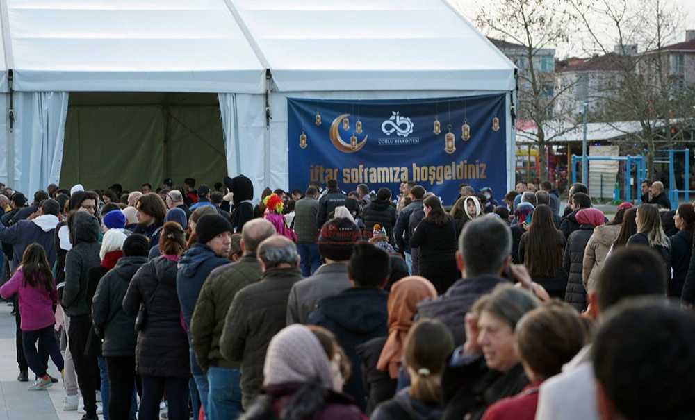 İlk Oruç Cumhuriyet Parkı'nda Açıldı