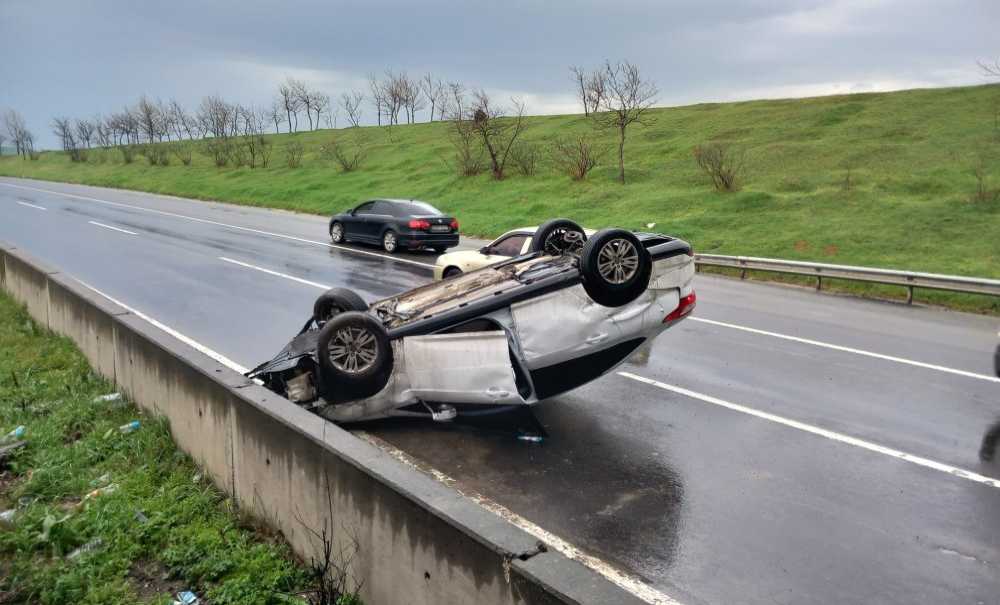Emniyet Kemeri Polislerin Canını Kurtardı