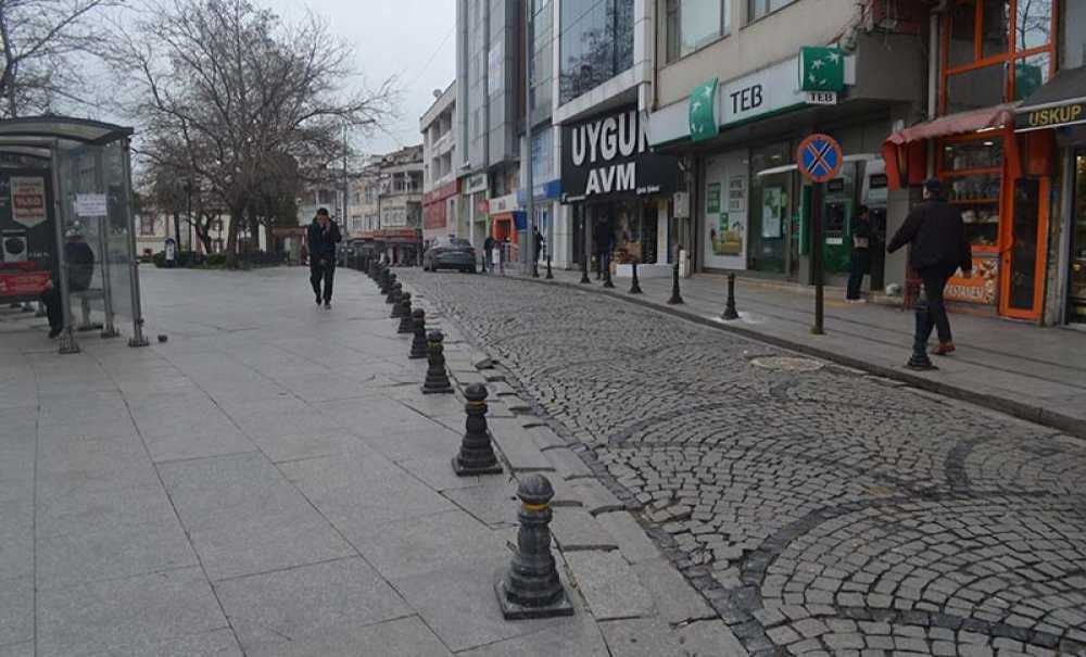 Saray Caddesi'nde Dubalar Yenilendi