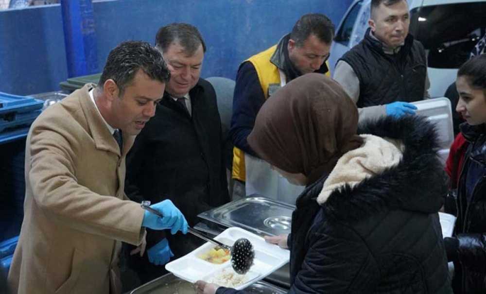 Başkan Sarıkurt Seçim Çalışmalarını Gece Gündüz Sürdürüyor