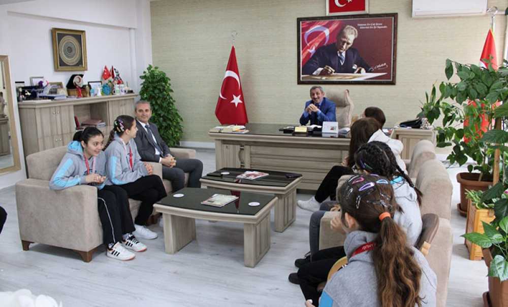 Şahinler Ortaokulu Voleybol Takımı Türkiye Finallerinde