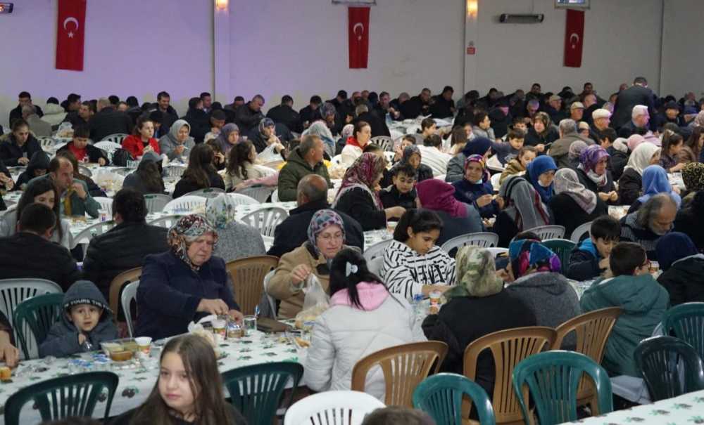 Sevgi Sofralarında 30 Bin Ergeneli Buluştu