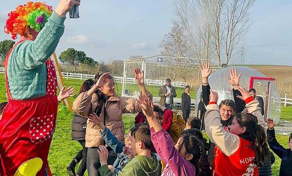 Kaymakamlık Yetim Çocukların Yüzünü Güldürdü