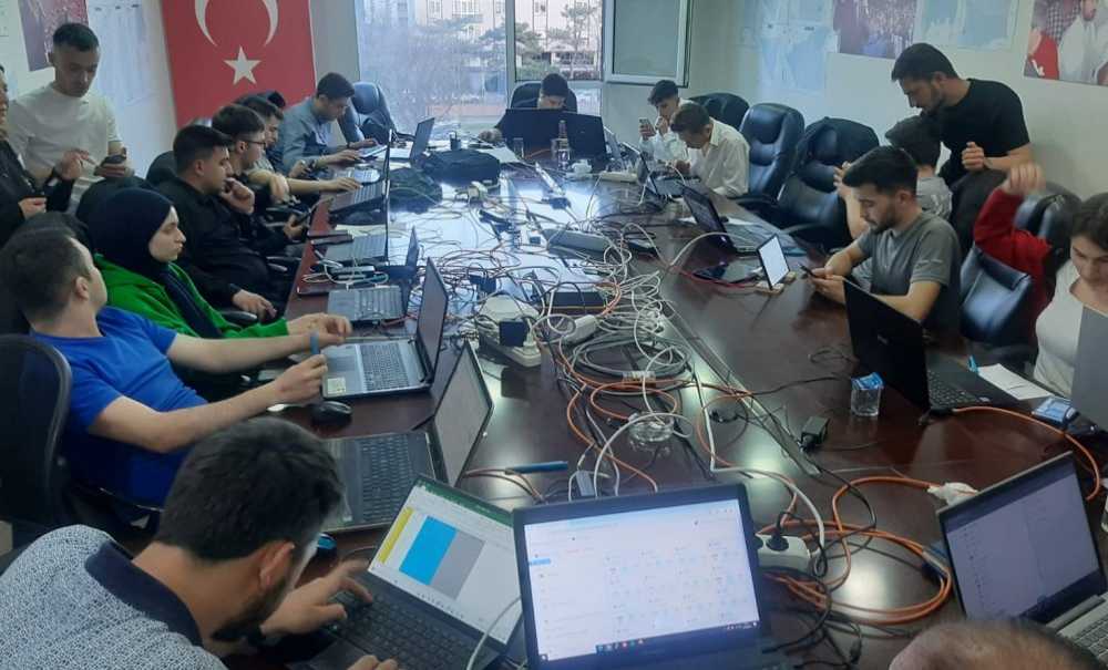 Ak Parti Sandık Verilerini Anlık Girdi
