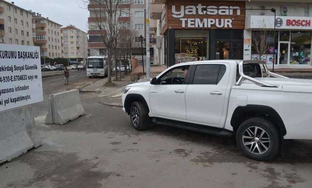 Tartışma Yaratan Yere Tabela Yine Dikildi