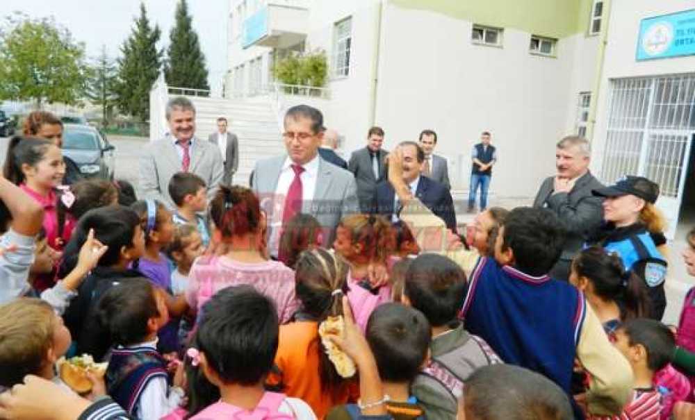 Çorlu Kaymakamı Doğan`dan 75. Yıl Mustafa Kemal Ortaokulu`na Ziyaret