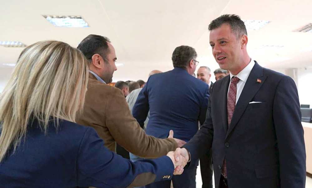 Başkan Sarıkurt Ve Meclis Üyeleri Personel İle Bayramlaştı