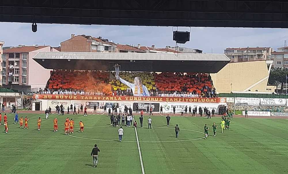 Asi Şimşeklerin Hazırladığı Görsel Şov Büyüledi