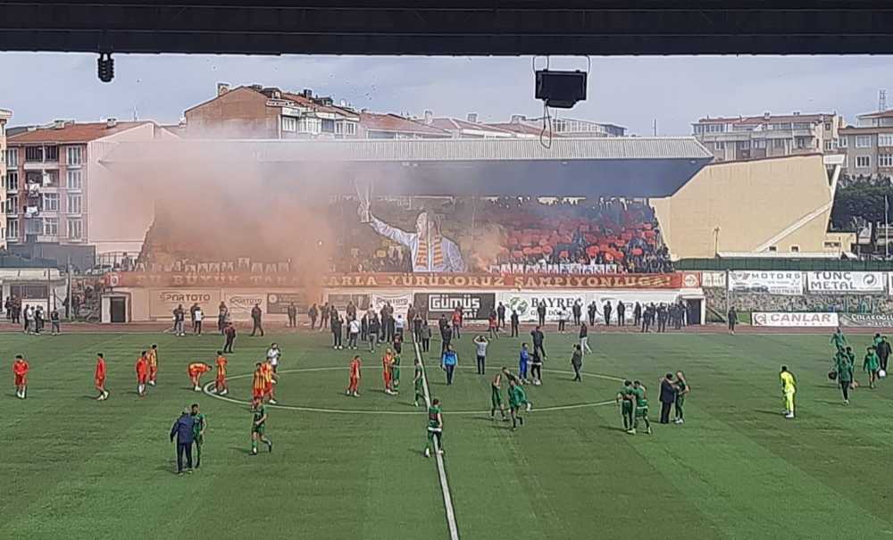 Asi Şimşeklerin Hazırladığı Görsel Şov Büyüledi