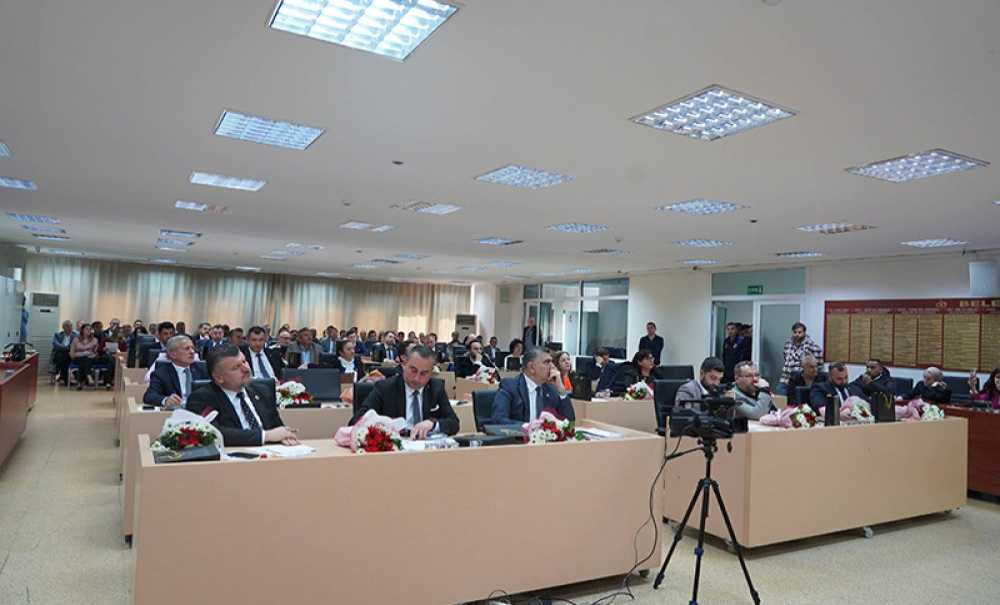 Yeni Meclis İlk Toplantısını Gerçekleştirdi