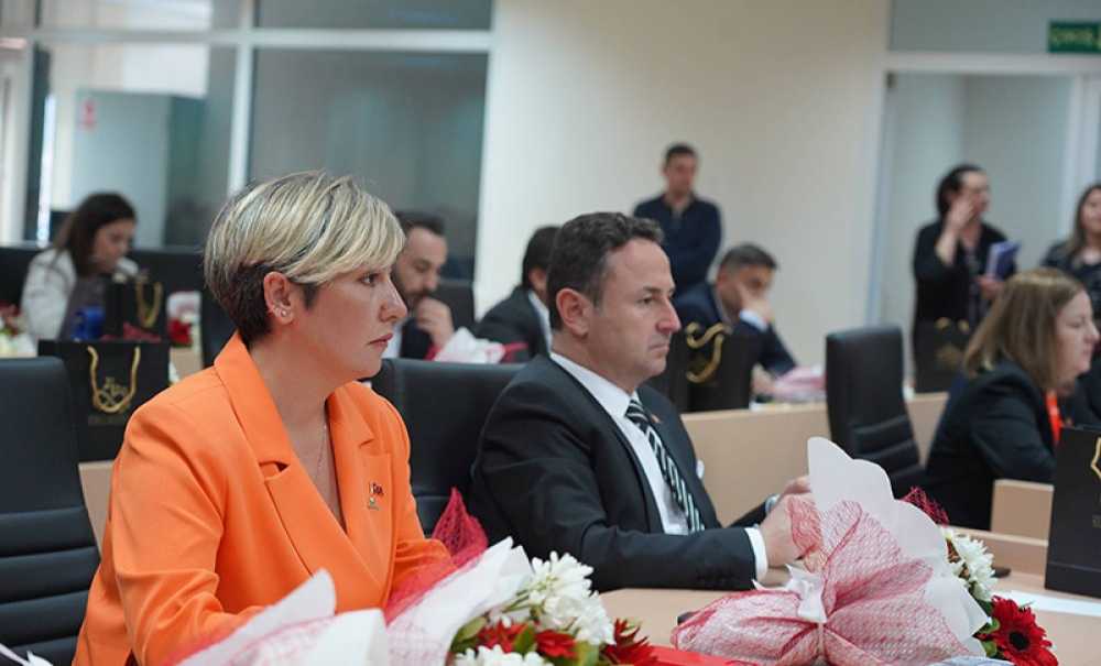 Yeni Meclis İlk Toplantısını Gerçekleştirdi