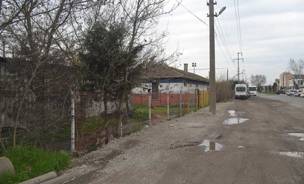 Spor Tesisi Hizmet Bekliyor