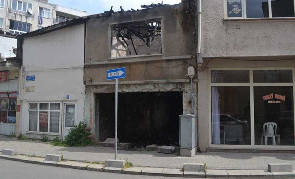 Harabe Bina Tehlike Saçmaya Devam Ediyor